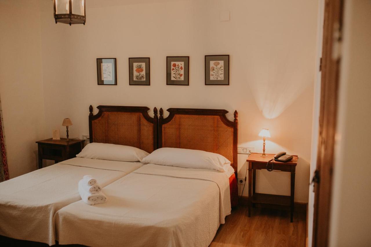 Hotel Posada De Valdezufre Aracena Luaran gambar