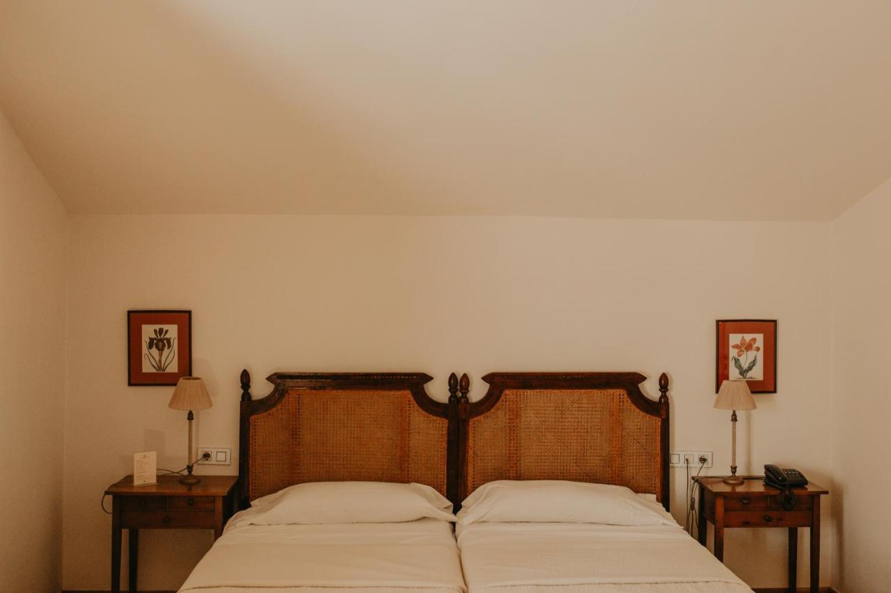 Hotel Posada De Valdezufre Aracena Luaran gambar
