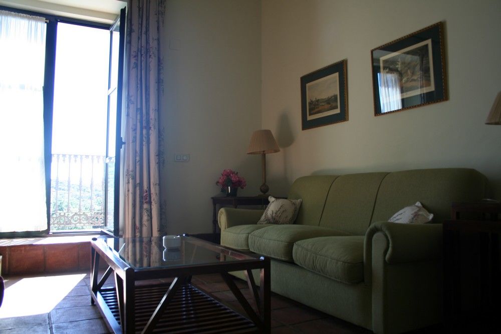 Hotel Posada De Valdezufre Aracena Luaran gambar
